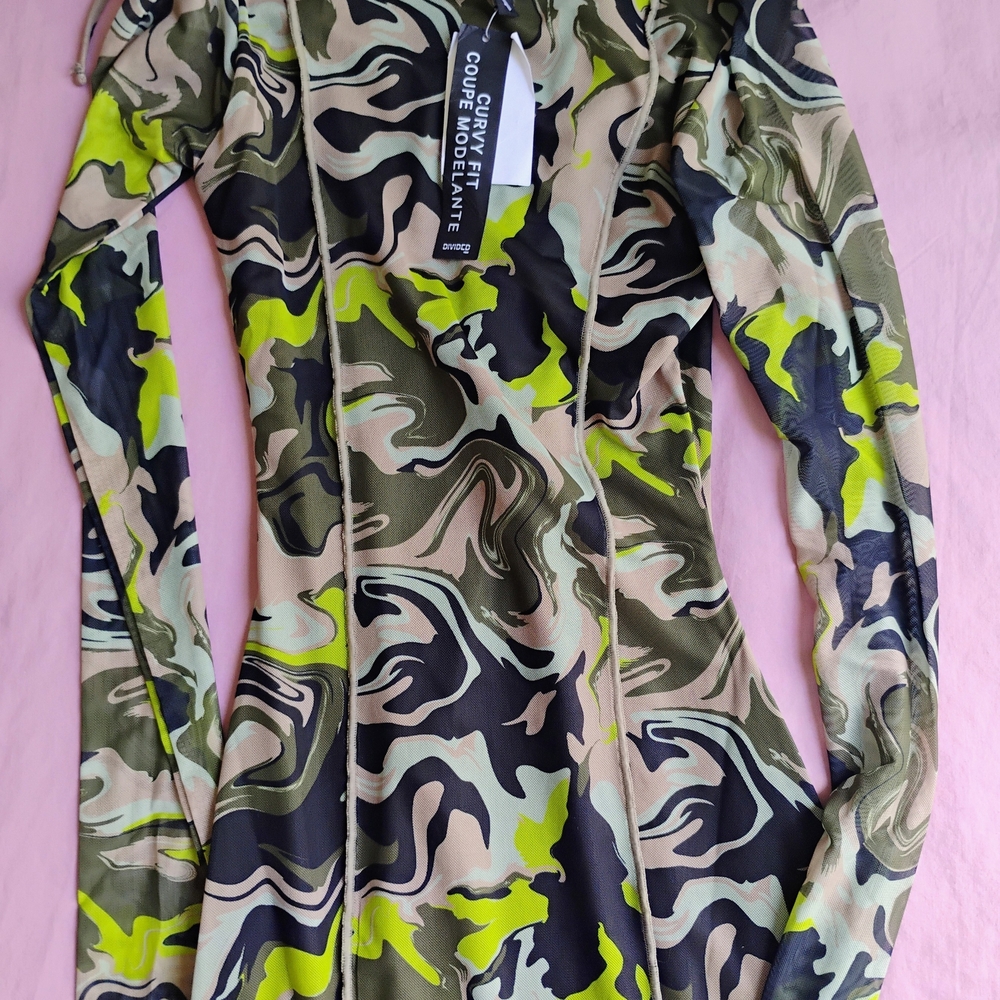 H&M Green and Black Long Sleeve Dress